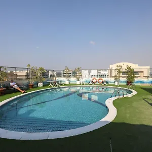 Aavri Hotel