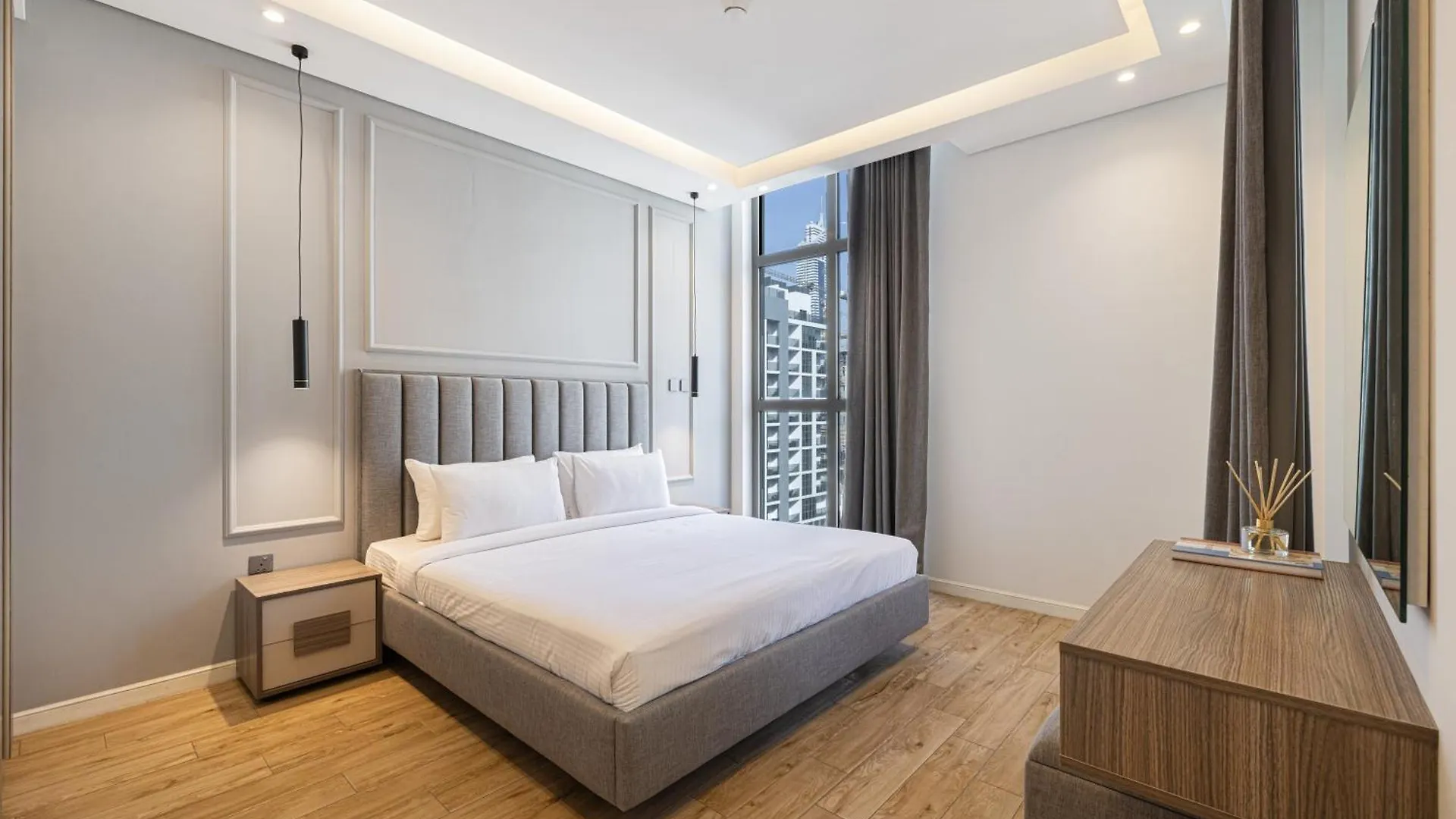 Daniels 2Br At Jumeirah Garden City ドバイ