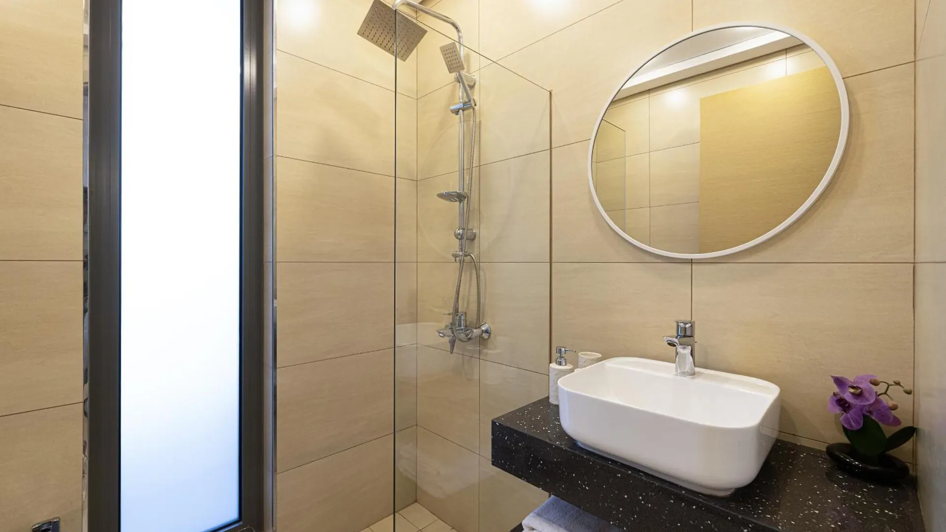Daniels 2Br At Jumeirah Garden City ドバイ アパート