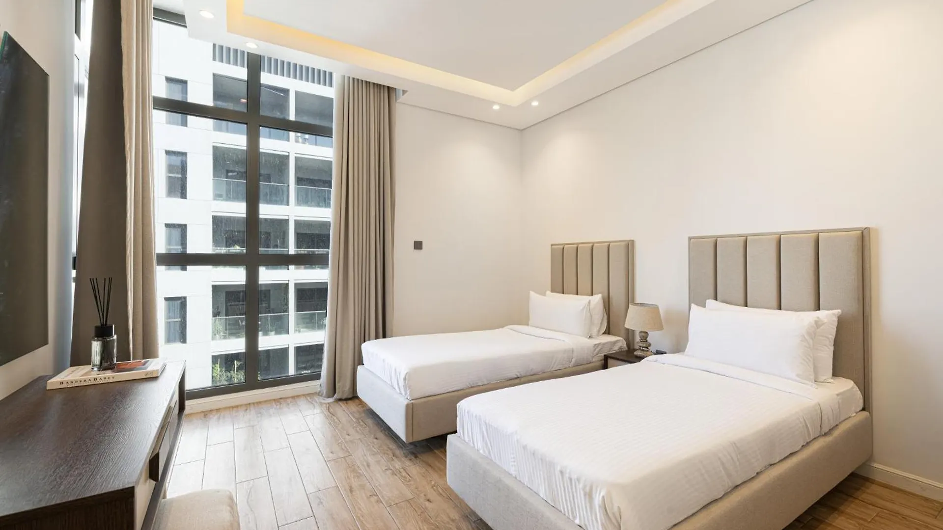 アパート Daniels 2Br At Jumeirah Garden City ドバイ